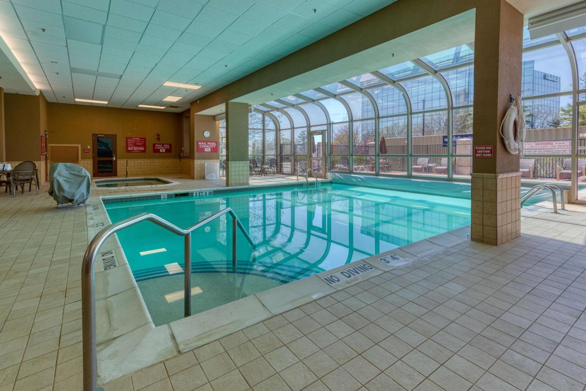 Drury Plaza Hotel St. Louis チェスターフィールド エクステリア 写真