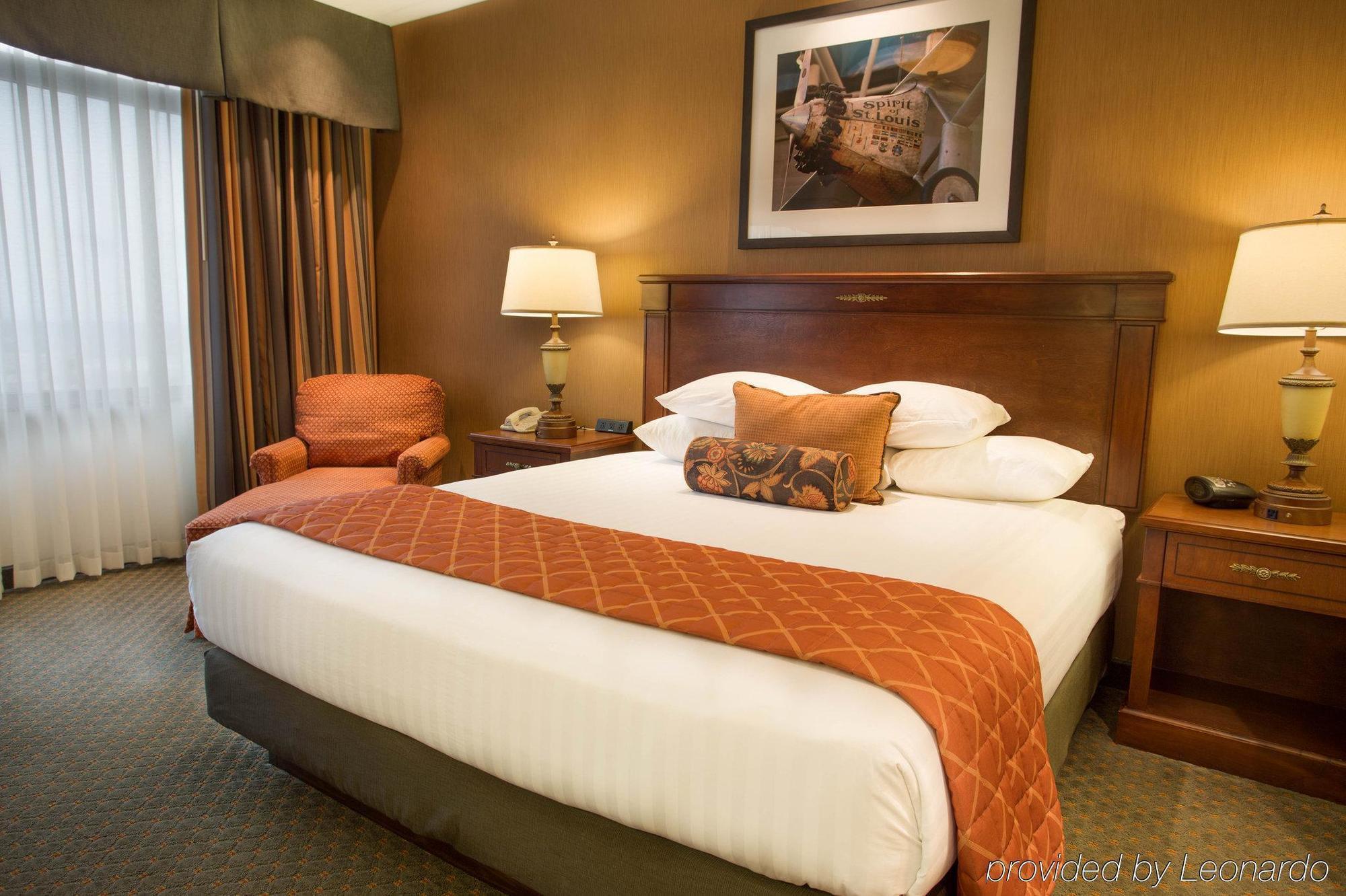 Drury Plaza Hotel St. Louis チェスターフィールド エクステリア 写真